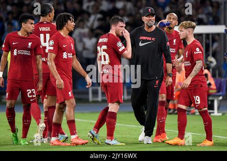 Naples, Italie. 07th septembre 2022. Jurgen Klopp, entraîneur en chef du FC Liverpool, soutient avec ses joueurs pendant le groupe de la Ligue des Champions Un match de football entre le SSC Napoli et le FC Liverpool au stade Diego Armando Maradona à Naples (Italie), 7 septembre 2022. Photo Andrea Staccioli/Insidefoto crédit: Insidefoto di andrea staccioli/Alamy Live News Banque D'Images