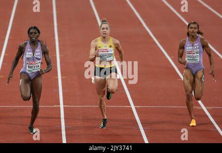 NEITA Daryll de Grande-Bretagne, LÜCKENKEMPER Gina d'Allemagne et LANSIQUOT Imani de Grande-Bretagne finale 100 M1/2 des femmes pendant les Championnats européens d'athlétisme 2022 sur 15 août 2022 à Munich, Allemagne - photo Laurent Lairys / DPPI Banque D'Images