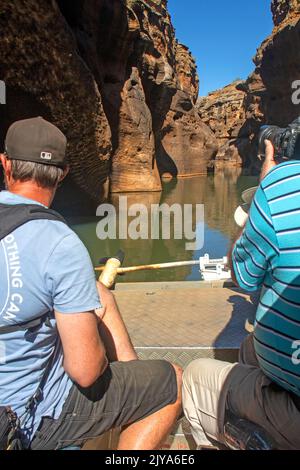 Bateau touristique dans la gorge de Cobbold Banque D'Images