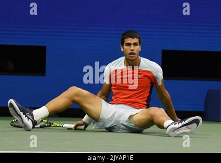 New York, GBR. 07th septembre 2022. New York Flushing Meadows US Open Day 10 07/09/2022 Carlos Alcaraz (ESP) quart final match Credit: Roger Parker/Alay Live News Banque D'Images