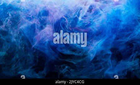encre dans l'eau art fond bleu violet vapeur Banque D'Images