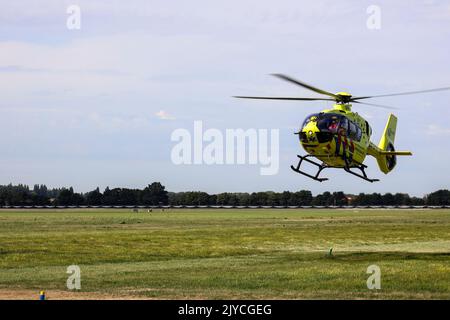 PH-LLN Eurocopter EC135 P3H Lifeliner 2 pour assistance médicale débarque à Rotterdam la Haye aux pays-Bas Banque D'Images