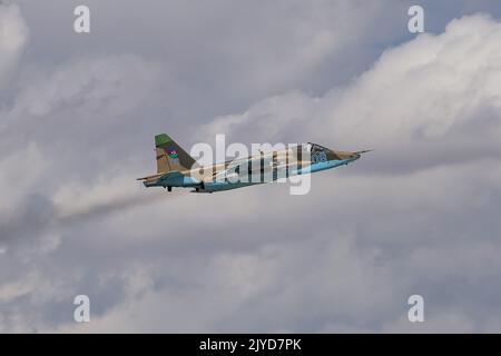KONYA, TURKIYE - 30 JUIN 2022 : l'Armée de l'air azerbaïdjanaise Sukhoi su-25 Frogfoot (25508101029) décollage de l'aéroport de Konya pendant l'Armée de l'air Anatolie Banque D'Images