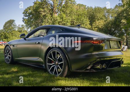 GROSSE POINTE SHORES, MI/USA - 19 JUIN 2022 : une Jaguar F-Type, spectacle de voitures EyesOn Design, près de Detroit, Michigan. Banque D'Images