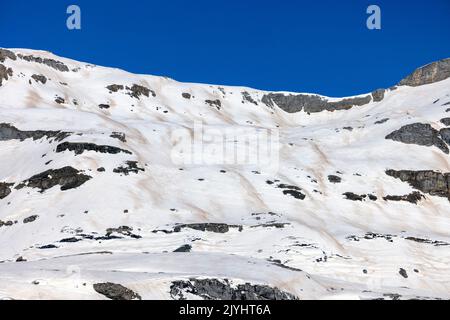 Gemmipass, Sahara poussière sur les champs de neige de tzhe Laemmerboden, Suisse, Valais, Leukerbad Banque D'Images