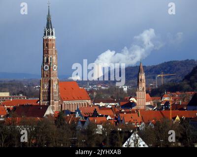 Landshut avec centrale nucléaire Isar I & II, Allemagne, Bavière, Landshut Banque D'Images