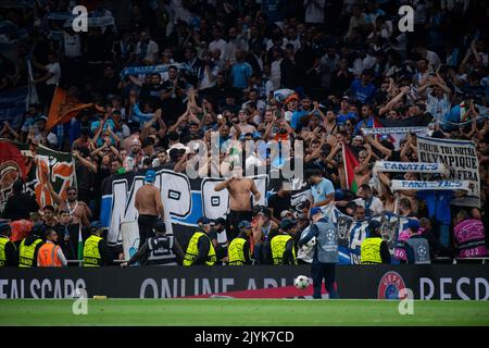 LONDRES, ANGLETERRE - SEPTEMBRE 07 : fans de l'Olympique Marseill lors du match du groupe D de l'UEFA Champions League entre Tottenham Hotspur et l'Olympique Mars Banque D'Images