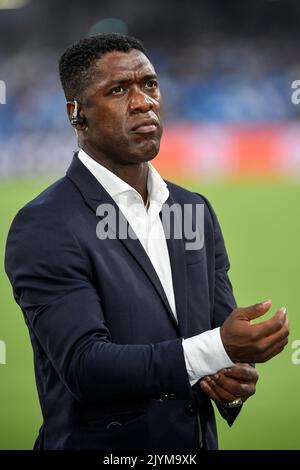 Clarence Seedorf regarde avant le groupe de la Ligue des champions Un match de football entre SSC Napoli et Liverpool FC au stade Diego Armando Maradona i Banque D'Images