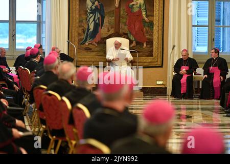 Vatican, Vatican. 08th septembre 2022. Italie, Rome, Vatican, 22/09/08 le Pape François lors d'une rencontre avec des représentants pontificales au Vatican. Photographie par les médias du Vatican/presse catholique photo. LIMITÉ À L'USAGE ÉDITORIAL - PAS DE MARKETING - PAS DE CAMPAGNES PUBLICITAIRES crédit: Agence de photo indépendante/Alamy Live News Banque D'Images