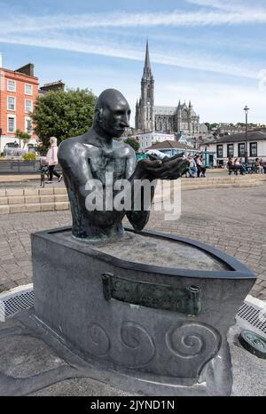 'The Navigator' par Mary Gregorly - à Cobh, (John F. Kennedy Memorial Park), comté de Cork, Irlande Figurative public Sculpture Banque D'Images