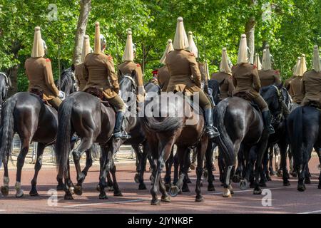 Royal Horse Guards pendant le défilé de gardes changeant sur le Mall à Londres Royaume-Uni Banque D'Images