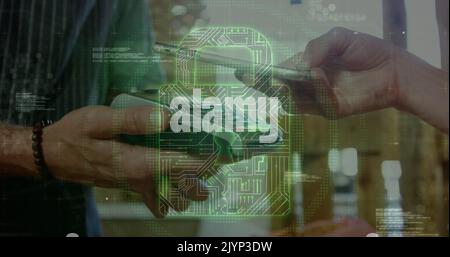 Image du cadenas de sécurité réseau sur les personnes utilisant le terminal de paiement Banque D'Images