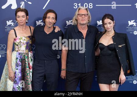 Julianne Nicholson, Adrien Brody, Andrew Dominik et Ana de Armas assistent à la séance photo Blonde lors du Festival International du film de Venise (Mostra) 79th à Venise, Italie sur 08 septembre 2022. Photo d'Aurore Marechal/ABACAPRESS.COM Banque D'Images