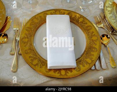 Washington, DC - 7 mai 2007 -- lieu dans la salle à manger de l'État pour le dîner d'État en l'honneur de sa Majesté la reine Elizabeth II et de son Altesse Royale le prince Philip, duc d'Édimbourg de Grande-Bretagne à la Maison Blanche à Washington, DC lundi, 7 mai 2007. Crédit : Ron Sachs/CNP Banque D'Images