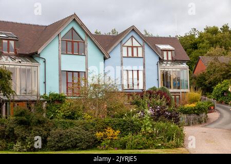 ECO maisons dans le château de Wintles Bishop's Shropshire Angleterre. Banque D'Images