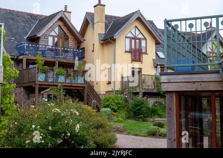 ECO maisons dans le château de Wintles Bishop's Shropshire Angleterre. Banque D'Images