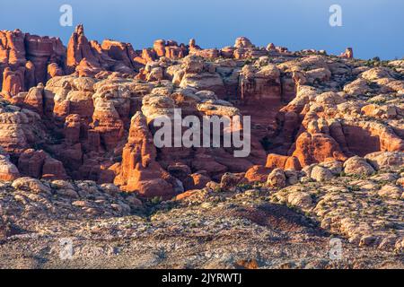 Le four Fiery vue du sud dans le parc national d'Arches, Moab, Utah. Banque D'Images