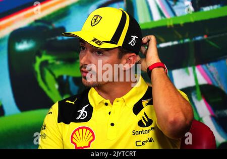 Charles Leclerc de Ferrari pendant la journée de préparation au Grand Prix d'Italie de Monza. Date de la photo: Jeudi 8 septembre 2022. Banque D'Images