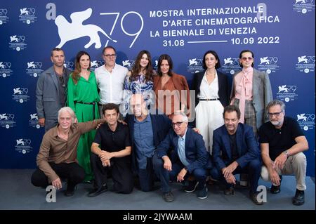 Gabriel Montesi, Emanuela Fanelli, Monica Bellucci, Claudia Pandolfi, Elena Lietti, Sara Serraiocco, Valerio Mastandrea, Diego Ribon, Max Tortora, Paolo Virzì, Silvio Orlando, Tommaso Ragno, Paolo Giordano, Vinicio Marchioni assistant à la Sicita Photocall lors du Festival International du film de Venise (Mostra) 79th à Venise, Italie sur 08 septembre 2022. Photo d'Aurore Marechal/ABACAPRESS.COM Banque D'Images
