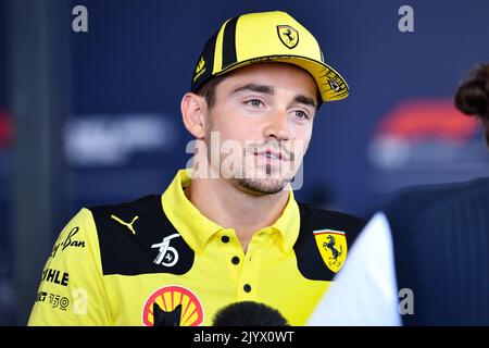 Monza, Mezzolombardo, Italie. 8th septembre 2022. Charles LECLERC (Scuderia Ferrari), pilote monégasque, parle aux médias lors du Grand Prix d'Italie 2022 au circuit de Monza en Italie. (Image de crédit : © Daisy Facinelli/ZUMA Press Wire) Banque D'Images