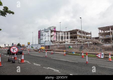 Stockton on Tees, Royaume-Uni. 8th septembre 2022. Les travaux de démolition ont commencé sur le Centre Castlegate dans le cadre des plans des conseils d'ouvrir la High Street au bord de la rivière. David Dixon/Alamy Banque D'Images