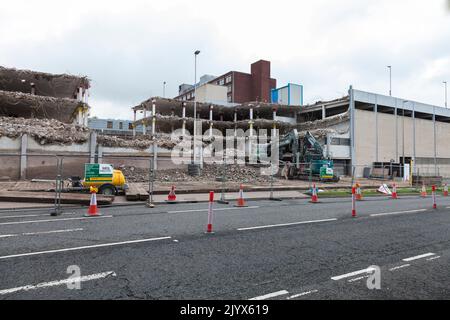 Stockton on Tees, Royaume-Uni. 8th septembre 2022. Les travaux de démolition ont commencé sur le Centre Castlegate dans le cadre des plans des conseils d'ouvrir la High Street au bord de la rivière. David Dixon/Alamy Banque D'Images