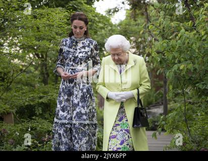 Non exclusif : la reine Elizabeth et William, le duc de Cambridge, sont invités à visiter Catherine, (connue sous le nom de Kate), la duchesse de Cambridge, Banque D'Images