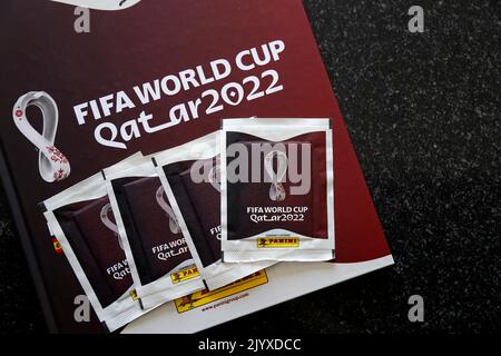 Minas Gerais, Brésil - 07 septembre 2022: Sélection des autocollants et Panini coupe du monde de la FIFA 2022 Qatar Album officiel sous licence d'autocollants Banque D'Images