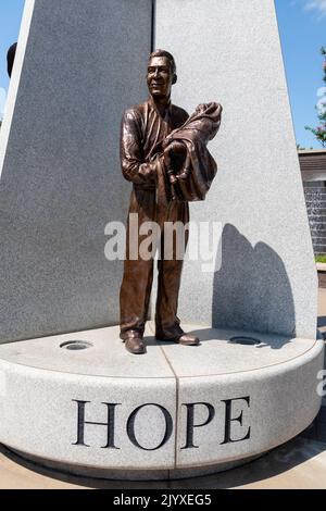 Tulsa, Oklahoma - Hope Plaza au parc de réconciliation John Hope Franklin. Le parc est un mémorial basé sur le massacre de race en 1921 dans lequel beaucoup d'Africains-A. Banque D'Images