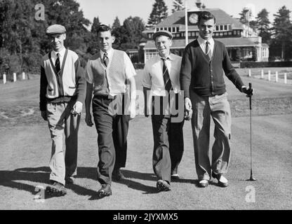 Se préparer à faire l'histoire - les quatre garçons britanniques qui seront en compétition contre trois jeunes golfeurs américains dans le premier match international de garçons entre les deux pays, vu marcher sur le parcours à Sunningdale aujourd'hui prêt pour une place de pratique en préparation à cet événement. Il s'agit (de gauche à droite) de Norman Johnson de Bolton; de Kith Warren de Coombe Hill; de Garry Gibberson de Sutton Coldfield; et de Peter Wood de Glen Gorse. Sept garçons golfeurs quatre britanniques et trois américains, fera l'histoire quand ils jouent dans le premier match international des garçons entre leurs pays respectifs, qui ta Banque D'Images