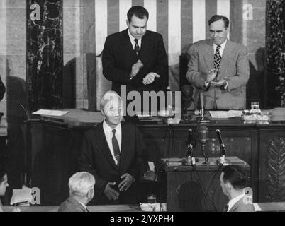 Syngman Rhee parle de la troisième Guerre mondiale -- M. Syngman Rhee, président sud-coréen, après un discours au congrès américain sur 30 juillet. Parlant de la ***** De l'église de la fonderie méthodiste de Washington, hier, le Dr Syngman Rhee, président de la Corée du Sud, a demandé aux États-Unis assez d'argent pour lever une force de 1.500.000 hommes pour « répondre aux appels d'offres de Dieu » et chasser les communistes de la Corée du Nord. « Tout le monde dit que cela signifie la troisième Guerre mondiale », a-t-il déclaré, « ils parlent des terribles bombes atomiques et à hydrogène qui détruiront la civilisation elle-même dans quelques instants. 02 août 1954. (Photo de Paul Pop Banque D'Images