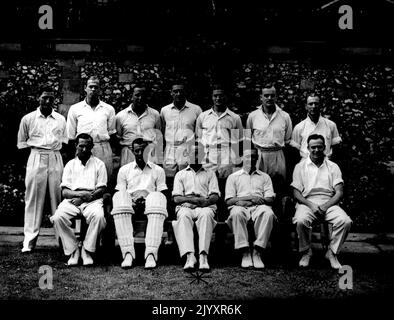 Test de match à Lord. Angleterre V Australie (3rd jours) deuxième partie de l'Angleterre -- équipe d'Australie. De gauche à droite :- J.A. au premier rang Workman, S.G. Sismey, A.L. Hassett D.R. Cristofani, R.S. ***** Rangée arrière, L à R. D.K. Carmody, R.G. Williams, C.G. Pepper, A.G. Cheetham, K.R. Miller, R.S. Whitington, R.M. Stanford. 17 juillet 1945. (Photo par Sports & General Press Agency Limited). Banque D'Images