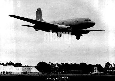 Le premier quatre-Jet ***** - Le Tudor VIII' est arrivé ***** pour l'affichage. L'avion a été commandé au ministère de l'approvisionnement pour des travaux de recherche et de développement. 07 septembre 1948. (Photo de Sport & General Press Agency Limited). Banque D'Images