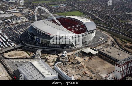 2007: Photo de dossier datée de mars 2007 d'une vue aérienne du nouveau stade Wembley dans le nord-ouest de Londres. Date de publication : jeudi 8 septembre 2022. Banque D'Images