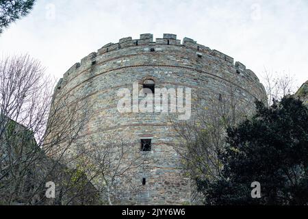 Forteresse de Rumeli à Istanbul, Turquie. Rumelihisari. Le château de Rumeli Hisari Bogazkesen est une forteresse médiévale située à Istanbul, en Turquie. Banque D'Images