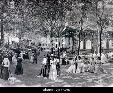 Exposition universelle (Foire mondiale) Paris, 1900; quartier japonais dans les jardins du Trocadéro. Banque D'Images