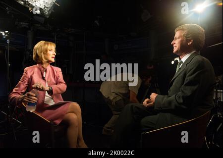 La secrétaire Shaun Donovan, interviewée par Judy Woodruff pour Bloomberg Television, au sujet du retour des limites de prêts hypothécaires garantis par le gouvernement fédéral aux niveaux antérieurs à la crise du logement. Banque D'Images