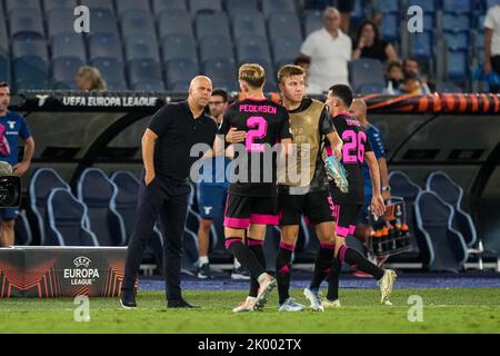 Rome, Italie. 8 septembre 2022, Rome - entraîneur Feyenoord Arne Slot, Marcus Holmgren Pedersen de Feyenoord, Fredrik Bjorkan de Feyenoord pendant le match entre Lazio Roma et Feyenoord au Stadio Olimpico le 8 septembre 2022 à Rome, Italie. (Box to Box Pictures/Yannick Verhoeven) Banque D'Images