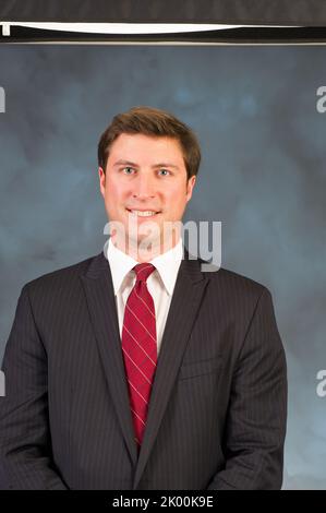 Portrait officiel de Mike Nixon, conseiller principal en politique du logement, Bureau du secrétaire. Banque D'Images