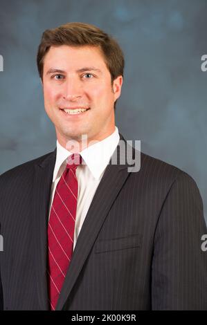 Portrait officiel de Mike Nixon, conseiller principal en politique du logement, Bureau du secrétaire. Banque D'Images