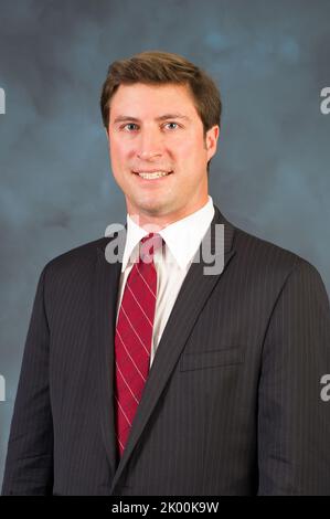 Portrait officiel de Mike Nixon, conseiller principal en politique du logement, Bureau du secrétaire. Banque D'Images