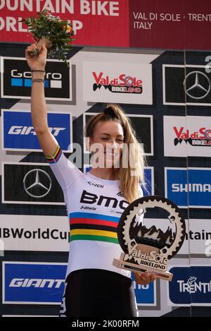 Val Di Sole, Italie. 04th septembre 2022. (16) Pauline Ferrand Prevot (FRA) vainqueur de la course de cross-coutry de Val di Sole. Pendant la coupe du monde de vélo de montagne UCI - Elite Women - course olympique de cross-country, MTB - VTT à Val di Sole, Italie, 04 septembre 2022 crédit: Agence de photo indépendante/Alay Live News Banque D'Images