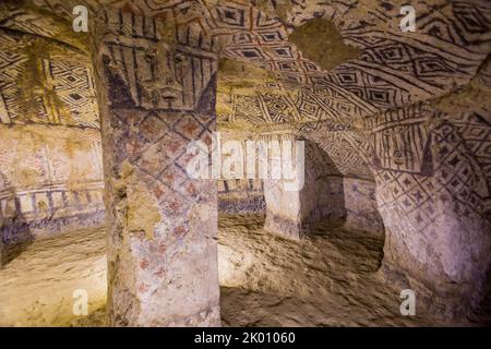 Colombie, San Andres de Pisimbala, Parque Arqueologico Nacional Tierradentro a plus de 200 tombes funéraires de leaders indiens souterraines dans des rochers. Banque D'Images