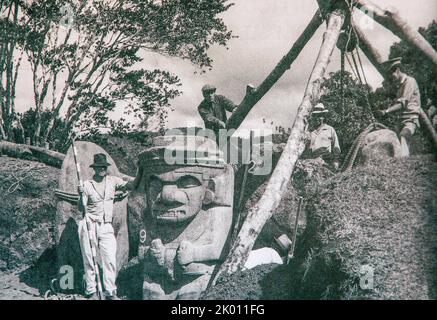 Colombie, San Agustin, photos des fouilles des années 1940 et 1950 dans le musée du Parque Arqueologico de San Agustin ou du San Agustin Banque D'Images