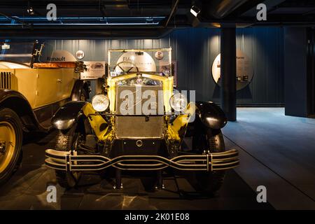 Fiat 503 - voiture rétro classique. Musée automobile de Riga. Riga, Lettonie, 17 août 2022 Banque D'Images