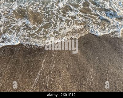 Montecito, Californie, États-Unis. 8th septembre 2022. Vagues et sable (Credit image: © Amy Katz/ZUMA Press Wire) Credit: ZUMA Press, Inc./Alamy Live News Banque D'Images