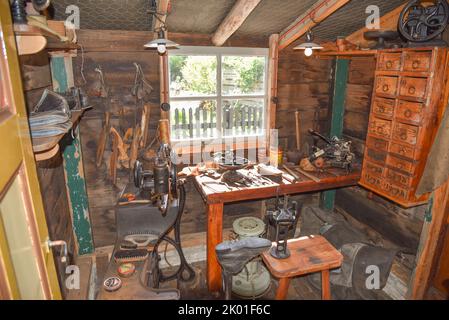 Oudeschild, pays-Bas. Août 2022. Un atelier avec des outils à l'ancienne au musée Kaap Skil, Texel. Photo de haute qualité Banque D'Images