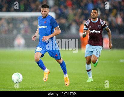 Andrei Cordea de Fotbal Club FCSB en action pendant le match de football du groupe B de l'UEFA Europa Conference League entre West Ham United et Fotbal Club FCS Banque D'Images