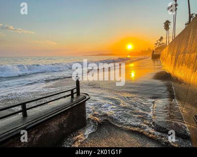 Montecito, Californie, États-Unis. 8th septembre 2022. Vagues anormalement grandes à Butterfly Beach, Montecito (image de crédit: © Amy Katz/ZUMA Press Wire) crédit: ZUMA Press, Inc./Alamy Live News Banque D'Images