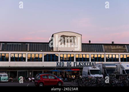 Copenhague, Danemark. 13 août 2022. Kodbyens Fiskebar dans le quartier de Meatpacking, Copenhague Banque D'Images